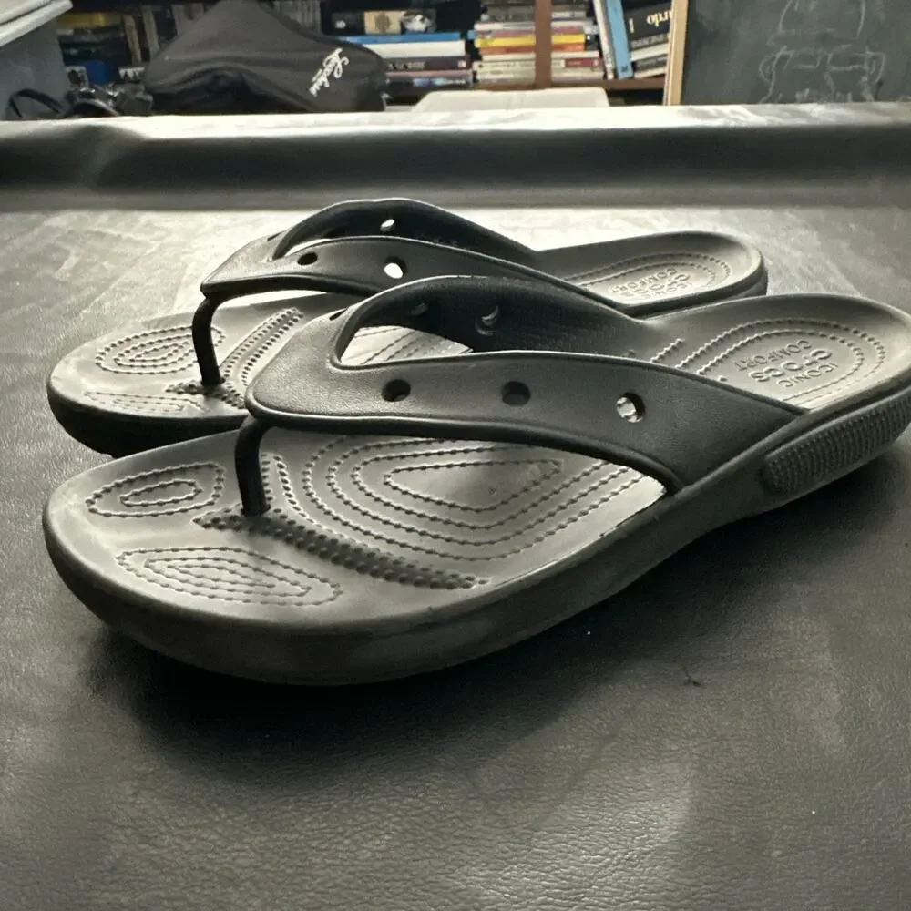 Crocs Modi Sport Flip Flop Sandals Black Men's 9 - Women’s 11 - 975